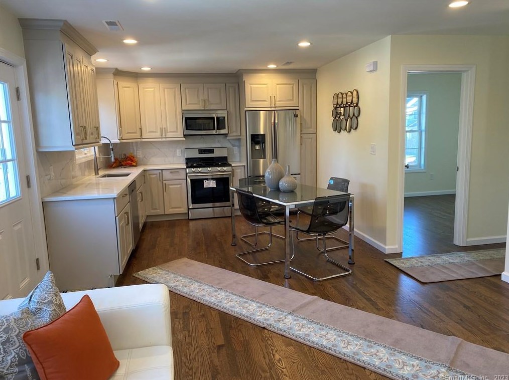 63 Soundview Ave #2, Stamford, CT 06902