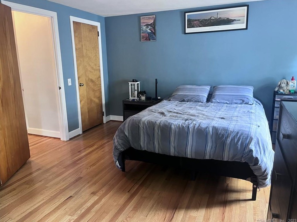 73 Woodland St, Hartford CT  06111-2362 exterior