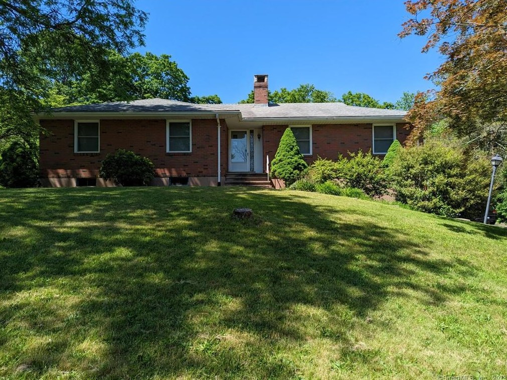 26 Ten Acre Rd, Middletown, CT 06457