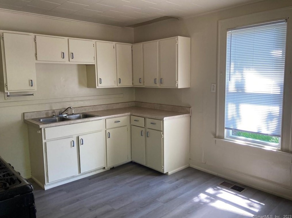 895 Migeon Ave #1st Fl, Torrington, CT 06790