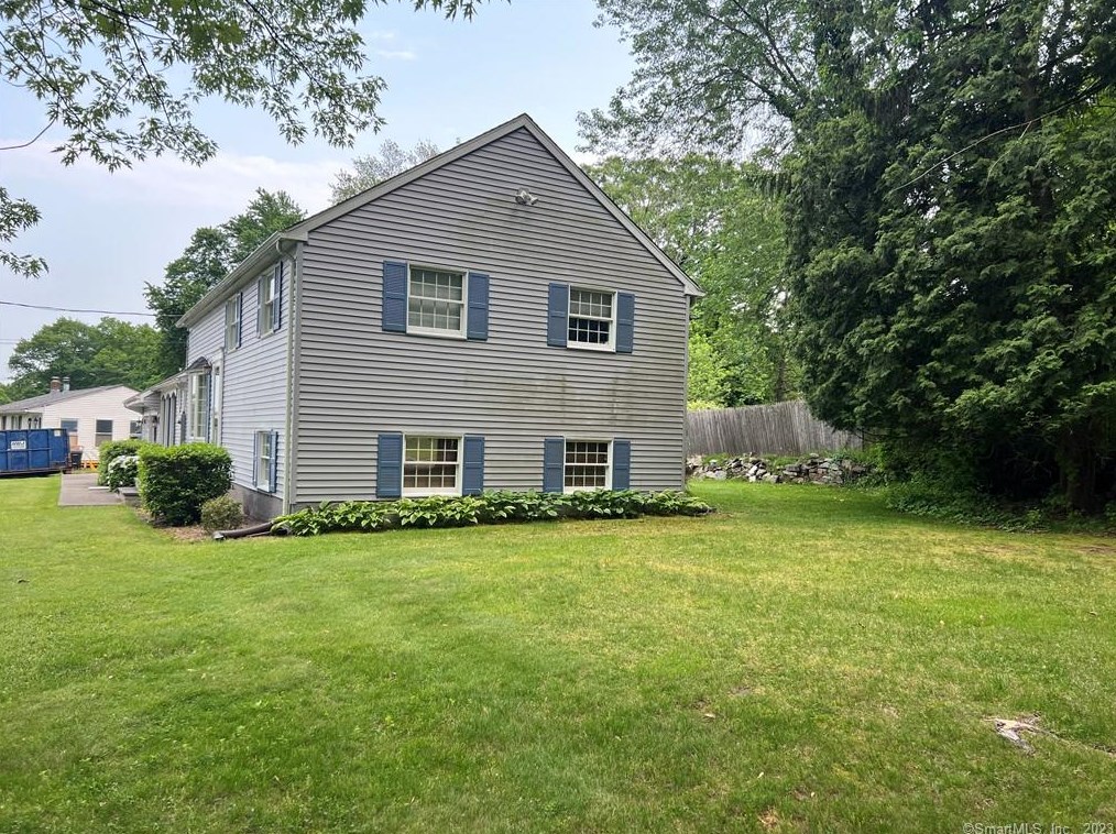 108 Ridgecrest Rd, Wallingford, CT 06492