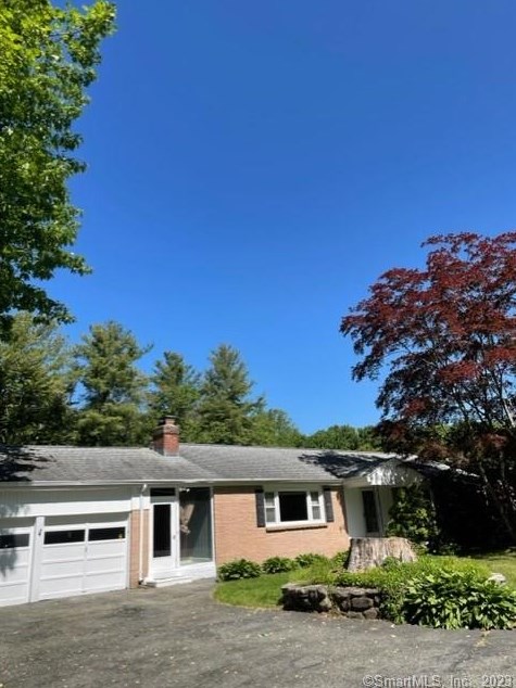 778 Mapledale Rd, Orange, CT 06477