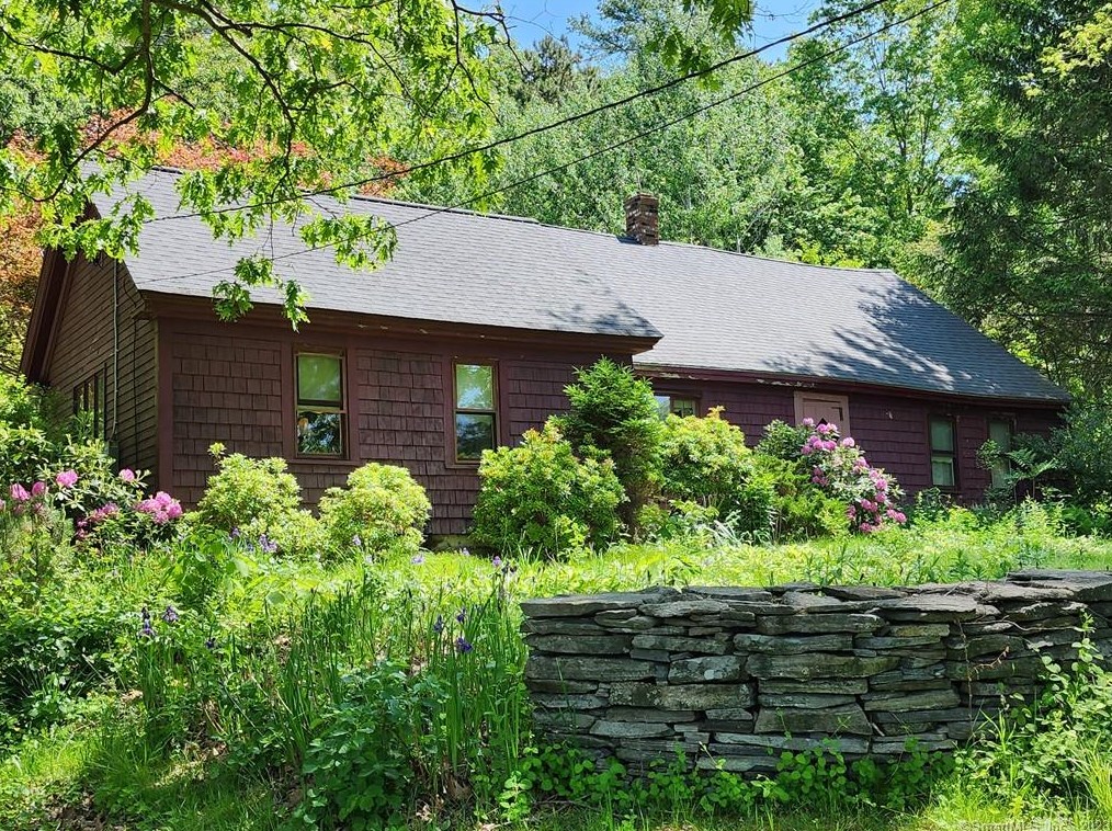 407 Riverside Dr, Fabyan, CT 06255