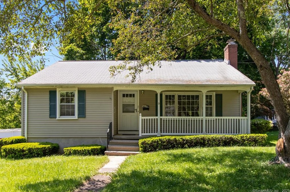 9 Burcam Cir, Deep River, CT 06417
