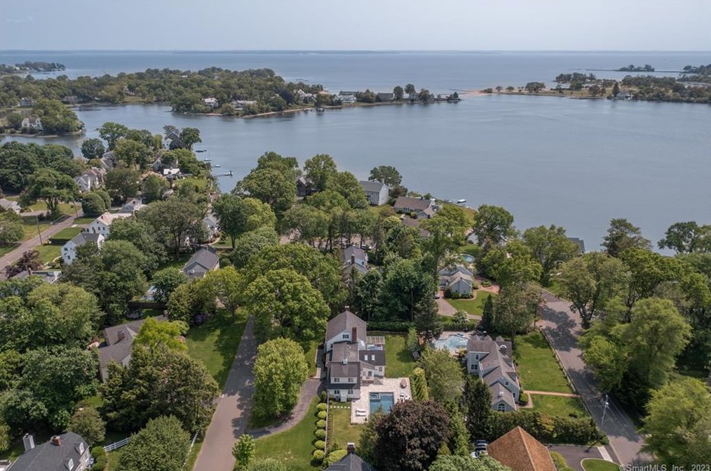 11 Lighthouse Way, Tokeneke, CT 06820