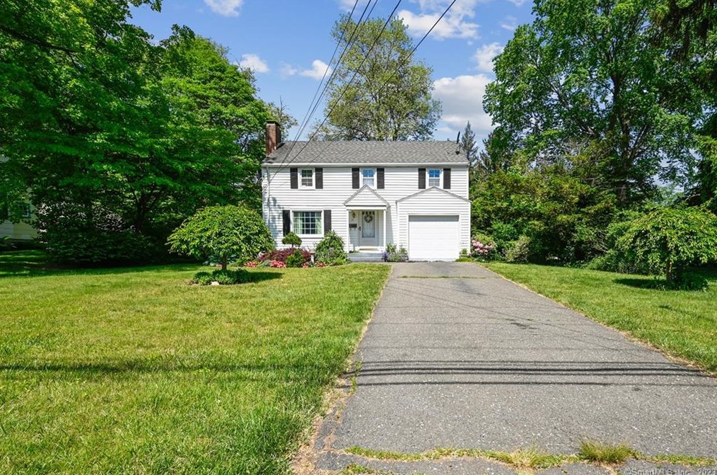 55 Prospect St, Bloomfield, CT 06002
