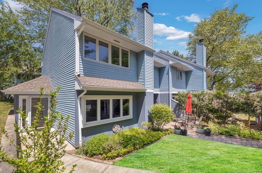 141 W Grayling Ln #141, Suffield, CT 06078