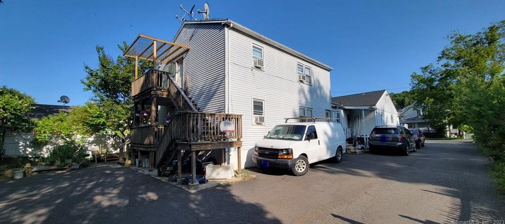20 Cleveland St, Danbury, CT 06810