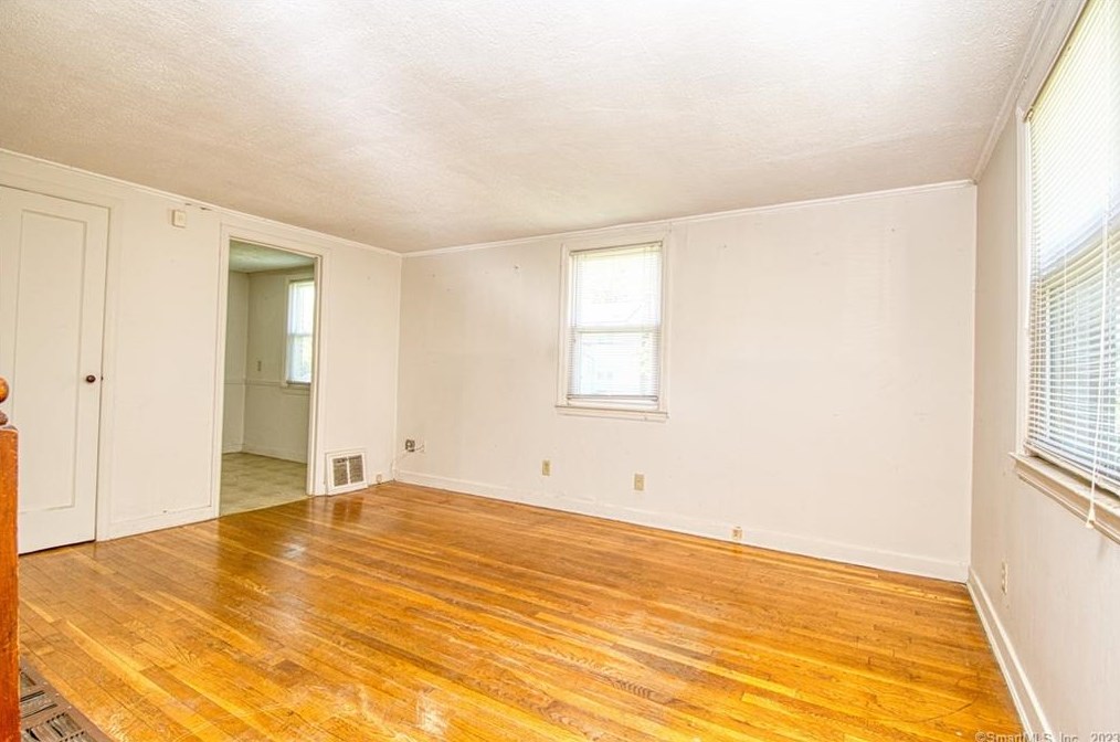 91 Gilman St, Hartford, CT 06114