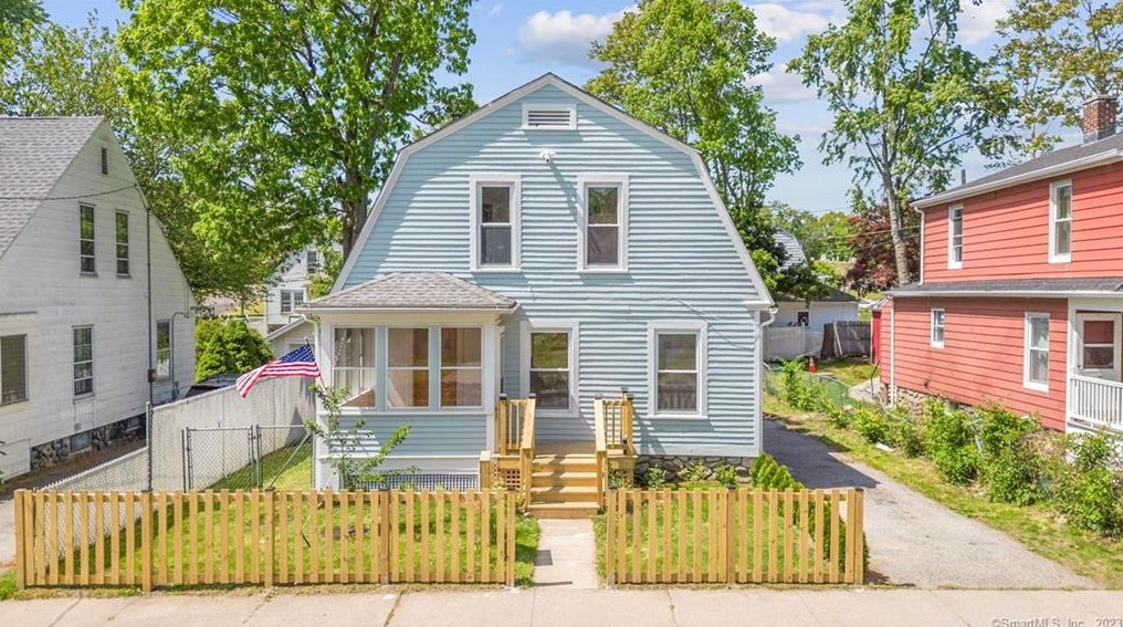 22 Sycamore Ln, Waterbury, CT 06705