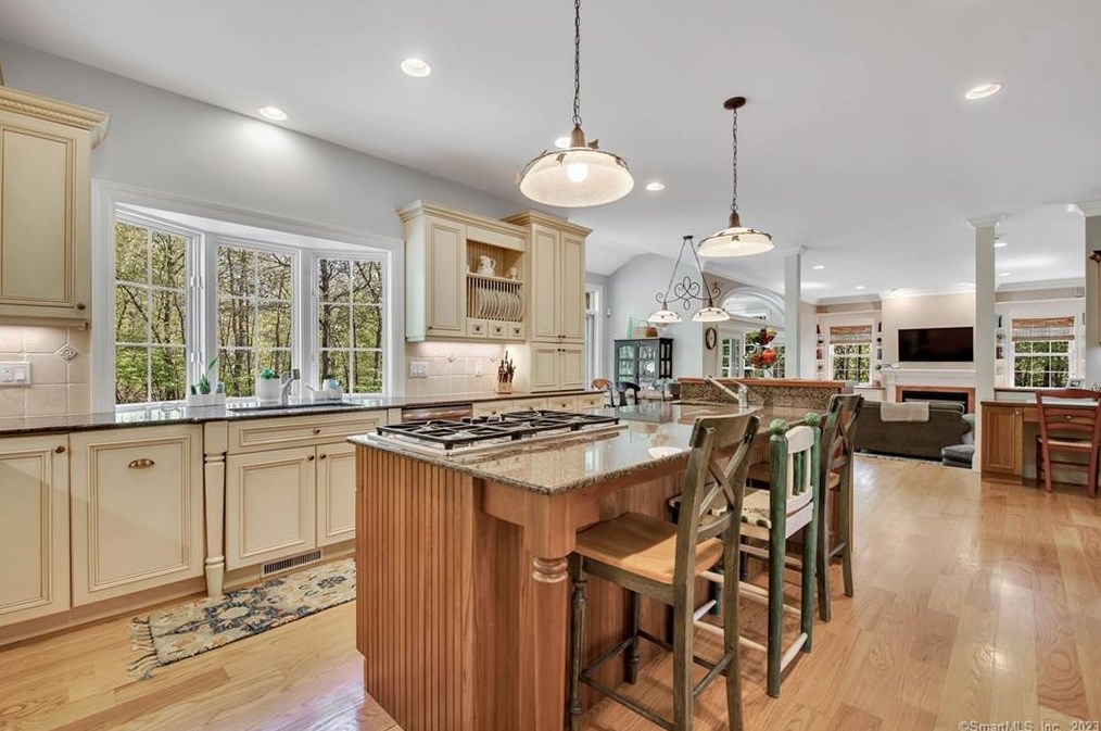 308 Old Farms Rd, South Glastonbury, CT 06073