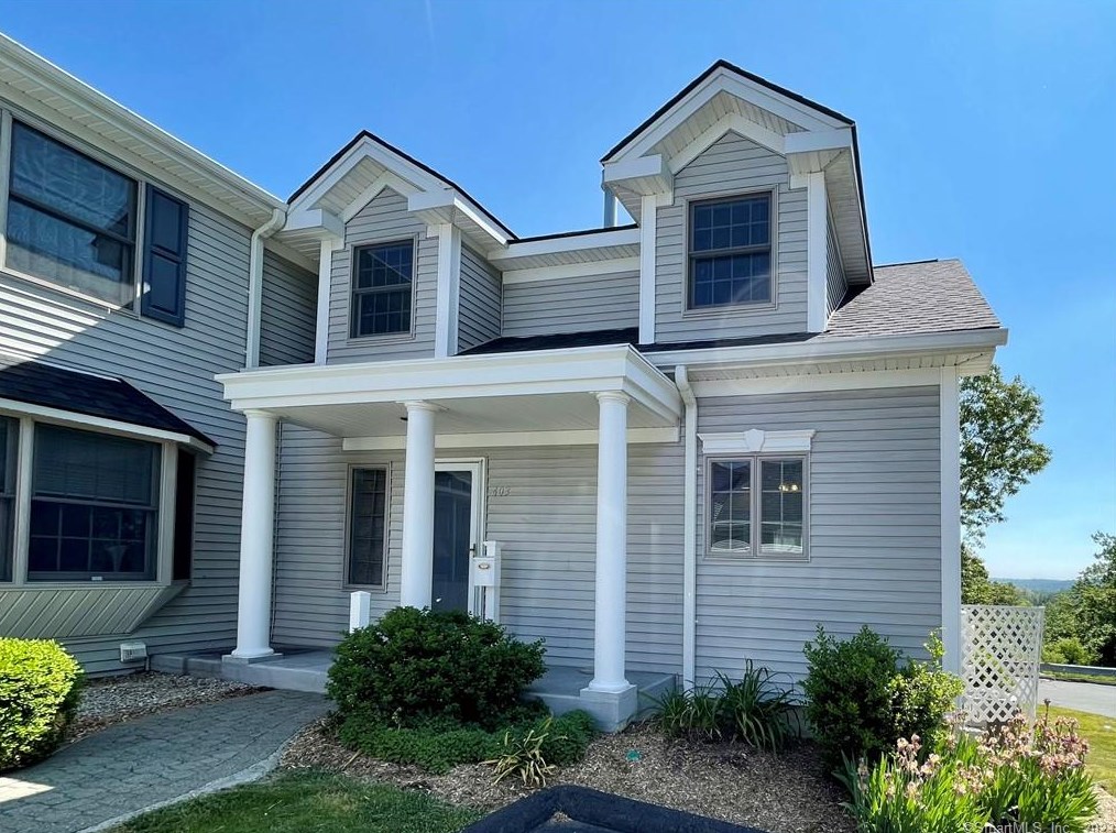403 Stoney Way #403, Danbury, CT 06812
