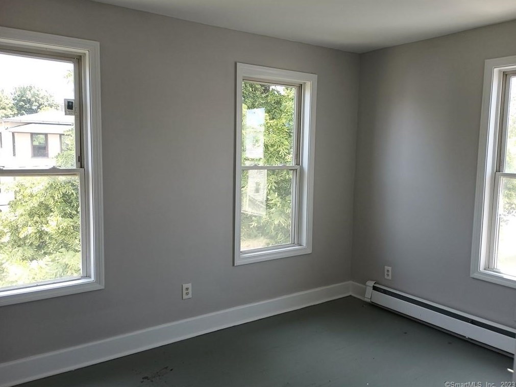 52 Elliott St, Hartford CT  06114-1330 exterior