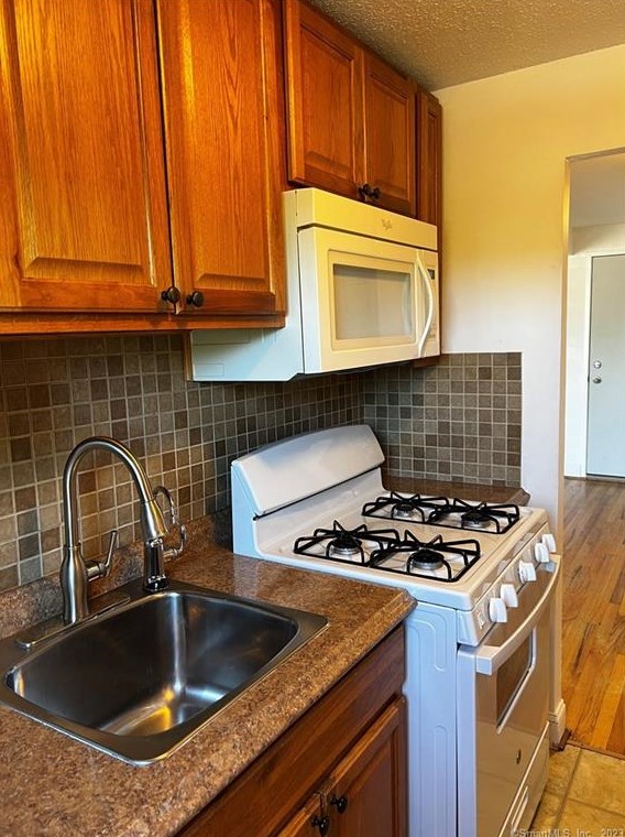 70 Farmington Ave #4u, United States Coast Guard Ac, CT 06320