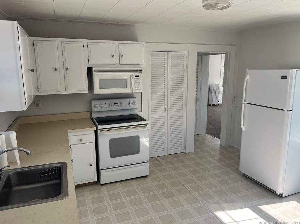 130 College St #b, Fenwick, CT 06475