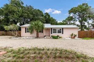 231 NE Hollywood Blvd NE, Fort Walton Beach, FL 32548 - Photo 1