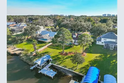142 W Country Club Drive W, Destin, FL 32541 - Photo 1