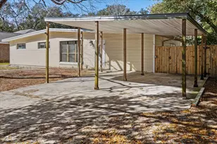 208 Forest Dr, Fort Walton Beach, FL 32547 - Photo 1