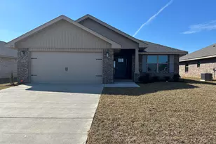 178 Ridgeway Cir, Crestview, FL 32536 - Photo 1