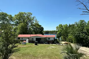 331 Hurley Dr, Defuniak Springs, FL 32433 - Photo 1
