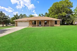 612 Moss Dr, Crestview, FL 32536 - Photo 1