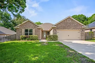 1714 26th St, Niceville, FL 32578 - Photo 1