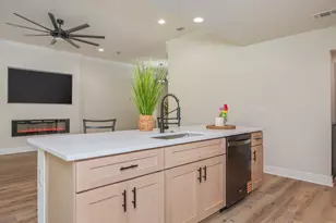 678 E Cobb Ave E, Crestview, FL 32539 - Photo 1