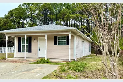 5620 Charter Circle, Gulf Breeze, FL 32563 - Photo 1