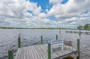 1405 N Bayshore Dr N, Niceville, FL 32578 - Photo 1