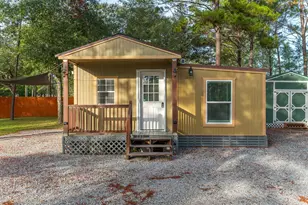 195 Passion Flower St, Defuniak Springs, FL 32433 - Photo 1