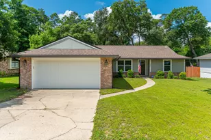 637 Caribbean Way, Niceville, FL 32578 - Photo 1