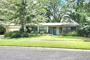 626 NE Camborne Ave NE, Fort Walton Beach, FL 32547 - Photo 1