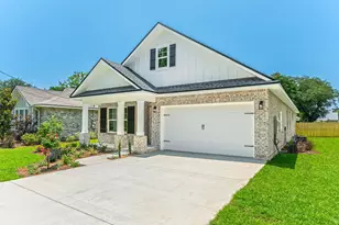 1518 Hickory St, Niceville, FL 32578 - Photo 1