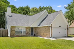 335 Brookwood Blvd, Mary Esther, FL 32569 - Photo 1