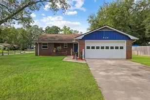 524 23rd St, Niceville, FL 32578 - Photo 1