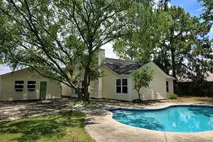 9421 Victoria Ln, Navarre, FL 32566 - Photo 1