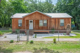 201 Anderson St, Crestview, FL 32536 - Photo 1