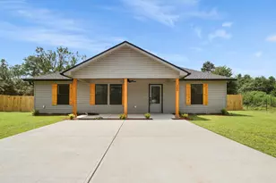 366 Shorey Dr, Defuniak Springs, FL 32433 - Photo 1