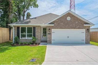 109 Beach Drive, Fort Walton Beach, FL 32547 - Photo 1