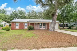 207 22nd St, Niceville, FL 32578 - Photo 1