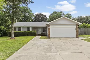 702 Kumquat Ave, Niceville, FL 32578 - Photo 1