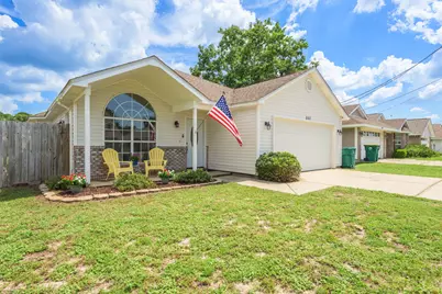 557 Rough Leaf Lane, Mary Esther, FL 32569 - Photo 1