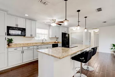 406 NW Holmes Boulevard NW, Fort Walton Beach, FL 32548 - Photo 1