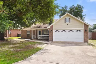 4601 Top Flight Dr, Crestview, FL 32539 - Photo 1