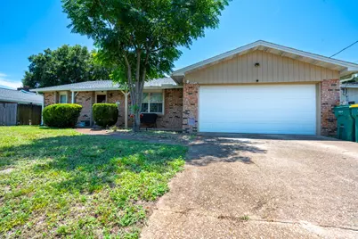 14 W Casa Loma Drive W, Mary Esther, FL 32569 - Photo 1