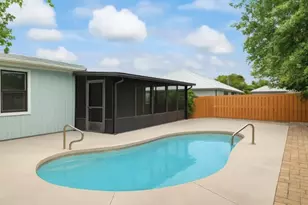 240 W W Lorraine Dr Dr W, Mary Esther, FL 32569 - Photo 1