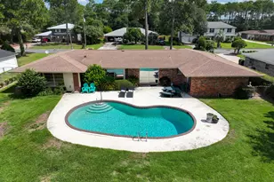 90 Country Club Rd, Shalimar, FL 32579 - Photo 1