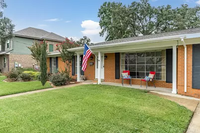 298 NW Briarwood Circle NW, Fort Walton Beach, FL 32548 - Photo 1