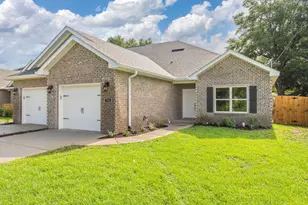 721 Fairview Dr, Fort Walton Beach, FL 32547 - Photo 1