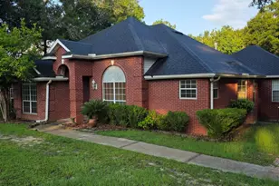 127 Mohawk Trail, Crestview, FL 32536 - Photo 1